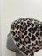 Kadın Yumuşacık Leopar Desenli Akrilik Kumaş Saçaklı Tüylü Bere – Sıcak Tutucu Kışlık Şapka 3