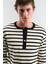 Kalın Çizgili Yarım Patlı Siyah T-Shırt 1