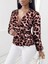 Kadın Uzun Kollu Kruvaze Yakalı Belden Kuşaklı Leopar Desenli Süprem Bluz 2