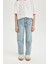 Kız Çocuk Straight Fit Yırtık Detaylı Düz Paça Cepli Jean Pantolon D3370A824WN 2