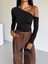 Asimetrik Yaka Omuz Detaylı Uzun Kollu Sandy Kumaş Crop / Bluz 3