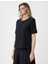 Siyah Rahat Kesim Yuvarlak Yaka Kısa Kollu Dokuma Bluz 3