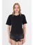 Kadın Siyah Yuvarlak Yaka Regular Fit Normal Kesim T-Shirt Tişört 3
