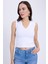 Kadın Slim Fit Dar Kesim V Yaka Sıfır Kol Pamuklu Ribanalı Beyaz Bluz 4