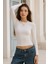 Kadın Ekru Bisiklet Yaka Esnek Kumaşlı Vücuda Oturan Slim Fit Uzun Kollu Crop Body 2