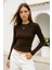 Kadın Kahverengi Bisiklet Yaka Esnek Kumaşlı Vücuda Oturan Slim Fit Uzun Kollu Crop Body 5