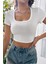 Kadın Beyaz Yarım Kol Düz Yaka Crop Top Bluz 3