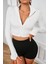 Kadın Beyaz Uzun Kol Fermuarlı Parmak Geçme Detaylı Dik Yaka Crop Top Bluz 1