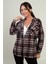 Kadın Kapüşonlu Ekose Desenli Metal Düğmeli Cepli Gömlek 3