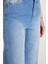 Kadın Regular Fit Klasik Kesim Pamuklu Bol Paça Mavi Jean Pantolon 3