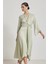 Nil Yeşili V Yaka Bel ve Kol Detaylı Midi Boy Elbise 4