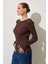 Kahverengi Boyundan Şerit Detaylı Uzun Kollu Triko Bluz 6