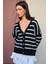 Kadın Düğmeli Standart Beden Çizgili Triko Hırka 1