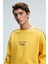 LEIF Erkek Kolları Biyeli Önü Baskılı Yuvarlak Yaka Oversize Sarı Sweatshirt 3