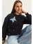 Kadın Bisiklet Yaka Kelebek Aksesuarlı Taş Işlemeli Üç Iplik Şadonlu Sweatshirt 1