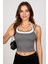 Kadın Antrasit Gri Beyaz Çift Renk Çapraz Askılı Crop Top Bluz - Şık, Rahat ve Kolay Kombinlenebilir 2