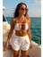 Kadın Beyaz Yırtmaçlı Etek Görünümlü Şık Deniz Şortu - Modern ve Şık Tasarım 1