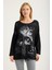 Yaldızlı Çiçek Desenli Yazılı Bluz 1