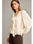 V Yaka Önden Bağlamalı Volanlı Dantel Bluz F9717AX25SM 4
