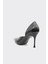 Dekolteli Kadın Stiletto 3