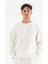 Erkek Beyaz Sweatshirt Bisiklet Yaka Rahat Kalıp 3 Iplik Şardonlu Nakışlı 5