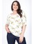 Karmen Yaka Çiçekli Tişört 4