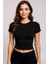 Kadın Siyah Göğsü ve Kolları Dantelli Fiyonklu Kısa Kol Crop Top Bluz – Şık, Rahat ve Kolay Kombinlenebilir 2