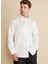 Slim Fit Klasik Yaka Beyaz Erkek Gömlek BBFW25MSH017 2