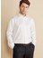 Regular Fit Klasik Yaka Beyaz Erkek Gömlek BBFW25MSH021 1