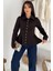 Kadın Altın Düğmeli Peplum Gömlek & Bluz – Güçlü & Şehirli Stil 1