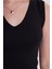Kadın Slim Fit Dar Kesim V Yaka Sıfır Kol Pamuklu Ribanalı Siyah Bluz 3