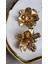 Gold Metal Çiçek Küpe – Sanatsal ve Işıltılı Dokunuş 3