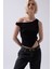 Kayık Yaka Yırtmaç Detay Bluz 2