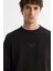 Erkek Siyah Bisiklet Yaka Pamuklu Şardonlu Baskılı Regular Fit Sweatshirt B001033 9