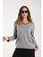 Kadın Gri Viskon Kumaş Taş Detaylı Kontrast Sim Biyeli V Yaka Triko Bluz 5