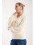 Kadın Ekru Sakal Iplik Önü Aksesuarlı Balon Kollu V Yaka Triko Kazak 3