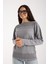 Kadın Gri Viskon Kumaş Kayık Yaka Simli Triko Bluz 2