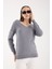 Kadın Gri Simli Kumaş Detaylı V Yaka Triko Bluz 4