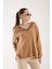 Kadın Bej Kontrast Biyeli ve Yan Yırtmaçlı V Yaka Triko Bluz 4