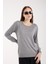 Kadın Gri Elit Viskon Kumaş Taş ve Inci Detaylı Yuvalak Yaka Triko Bluz 2