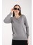 Kadın Gri Elit Viskon Kumaş Taş ve Inci Detaylı Yuvalak Yaka Triko Bluz 4