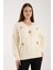 Kadın Ekru Sakal Iplik Balon Kollu Boncuk Nakışlı V Yaka Triko Kazak 2