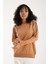 Kadın Bej Viskon Kumaş Taş Detaylı Omuzlar Yarım Balıkçı Yaka Triko Bluz 1