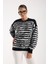 Kadın Siyah-Beyaz Sakal Iplik Çizgili Bisiklet Yaka Triko Kazak 1