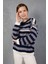 Kadın Laci-Gri Çizgili Şönil Kadife Bisiklet Yaka Omuzda Düğme Detaylı Triko Kazak 2