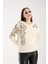 Kadın Ekru Sakal Iplik Boncuk Nakışlı Bisiklet Yaka Triko Bluz 2