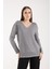Kadın Gri Viskon Kumaş V Yaka Simli Triko Bluz 4