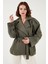 Oversize Fit Kruvaze Yaka Kuşaklı Düğmeli Trençkot Bayan Trençkot 6839609 5