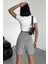 Tarz ve Rahatlığı Bir Arada Sunan Yüksek Bel Esnek Likralı Krep Şort Gri ( Lisinya ) 4