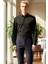Erkek Dokulu Slim Fit Gömlek Çağdaş Tasarımı ve Konforlu Yapısıyla Öne Çıkan Bir Parça Şık 1